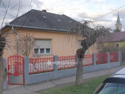 Eladó családi ház - 3841 Aszaló