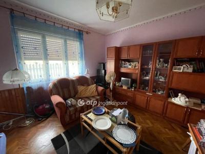 Eladó családi ház - 6647 Csanytelek