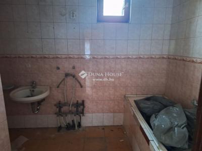 Eladó családi ház - 3300 Eger