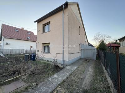 Eladó családi ház - 1172 Budapest, XVII. kerület , Delelő utca
