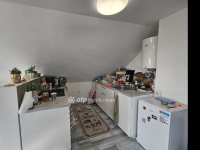 Eladó családi ház - 2360 Gyál