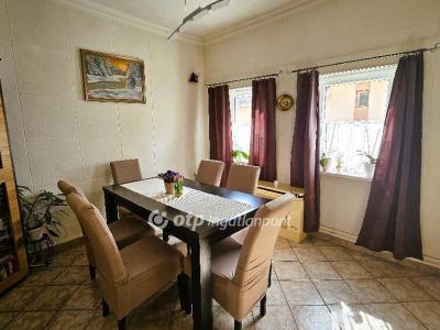 Eladó családi ház - 5100 Jászberény