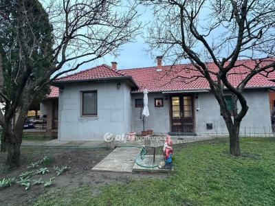 Eladó családi ház - 6600 Szentes