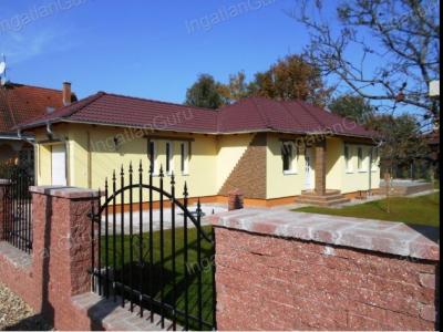 Kiadó családi ház - 6000 Kecskemét, Batthyány utca
