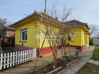 Eladó családi ház - 2360 Gyál