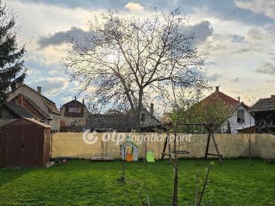 Eladó családi ház - 4220 Hajdúböszörmény