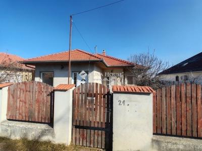 Eladó családi ház - 2337 Délegyháza