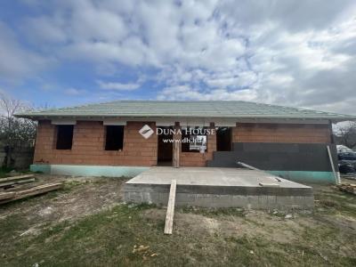 Eladó családi ház - 2316 Tököl