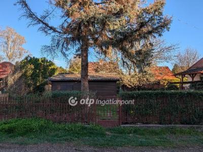Eladó nyaraló - 2483 Gárdony