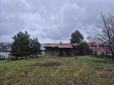 Eladó nyaraló - 2213 Monor Monorierdő, Beton út