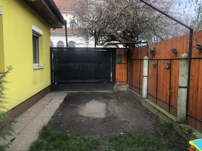 Eladó lakás - 1101 Budapest, X. kerület , Kistorony park