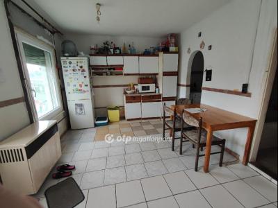 Eladó családi ház - 2490 Pusztaszabolcs