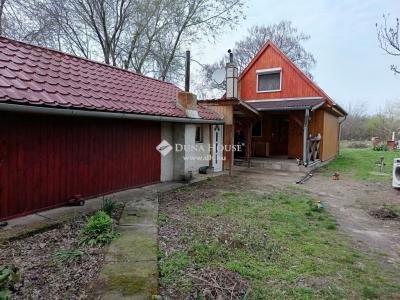 Eladó külterületi telek - 2200 Monor