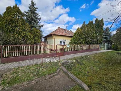 Eladó családi ház - 5051 Zagyvarékas