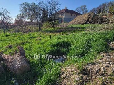 Eladó lakóövezeti telek - 9012 Győr