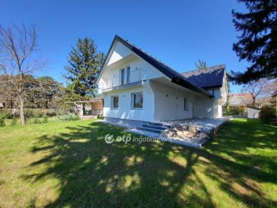 Eladó családi ház - 8600 Siófok