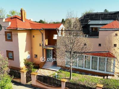 Eladó családi ház - 8600 Siófok