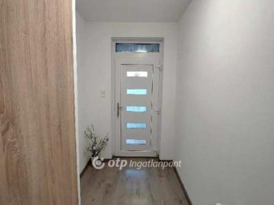 Eladó családi ház - 2462 Martonvásár