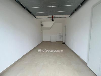Eladó családi ház - 4002 Debrecen