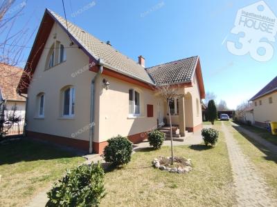 Eladó családi ház - 6041 Kerekegyháza