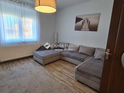 Eladó családi ház - 2173 Kartal