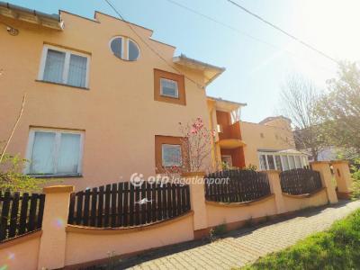 Eladó családi ház - 8600 Siófok