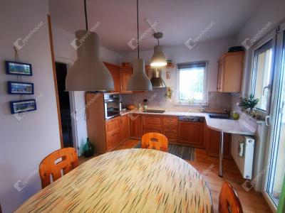 Eladó családi ház - 8220 Balatonalmádi
