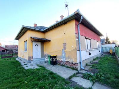 Eladó családi ház - 5331 Kenderes, Rákóczi út