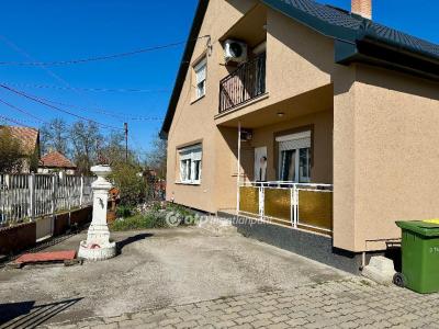 Eladó családi ház - 2735 Dánszentmiklós