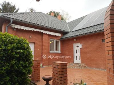 Eladó családi ház - 2337 Délegyháza
