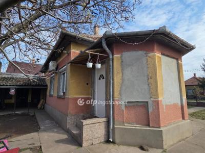 Eladó családi ház - 5820 Mezőhegyes