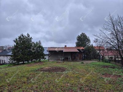 Eladó nyaraló - 2213 Monor Monorierdő, Beton út
