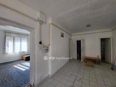 Eladó családi ház - 8600 Siófok