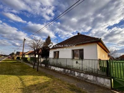 Eladó családi ház - 2253 Tápióság