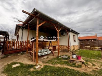 Eladó családi ház - 2243 Kóka