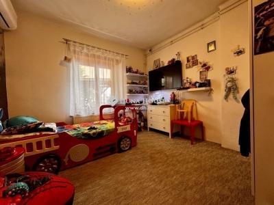 Eladó családi ház - 2243 Kóka