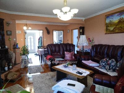 Eladó családi ház - 2117 Isaszeg