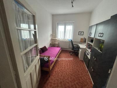 Eladó családi ház - 2112 Veresegyház