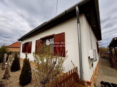 Eladó családi ház - 2243 Kóka