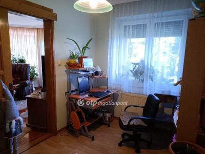 Eladó családi ház - 2117 Isaszeg