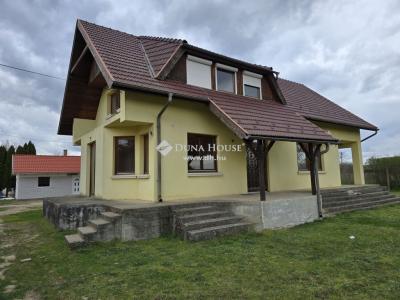 Eladó családi ház - 2600 Vác