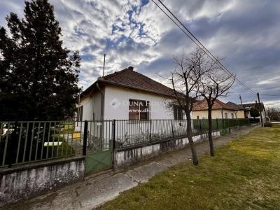 Eladó családi ház - 2253 Tápióság