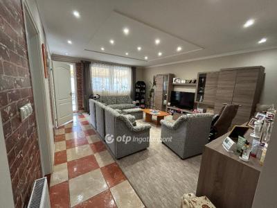 Eladó családi ház - 4225 Debrecen