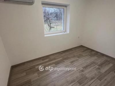Eladó családi ház - 2766 Tápiószele