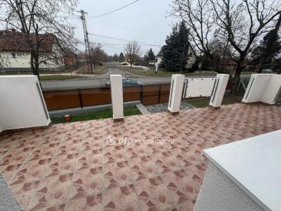 Eladó családi ház - 2766 Tápiószele