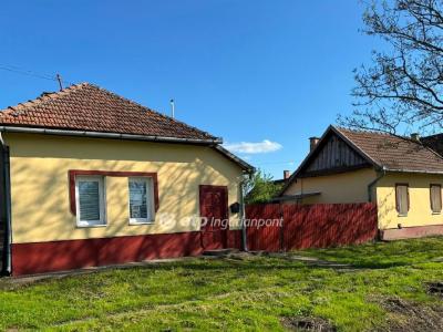 Eladó családi ház - 3385 Tiszanána