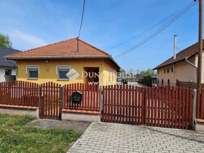 Eladó családi ház - 2251 Tápiószecső