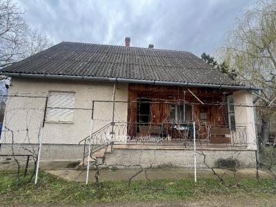 Eladó családi ház - 2766 Tápiószele