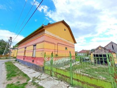 Eladó családi ház - 2755 Kocsér