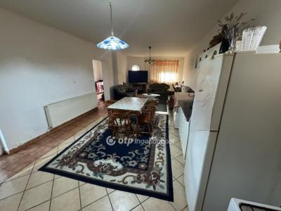 Eladó családi ház - 3388 Poroszló